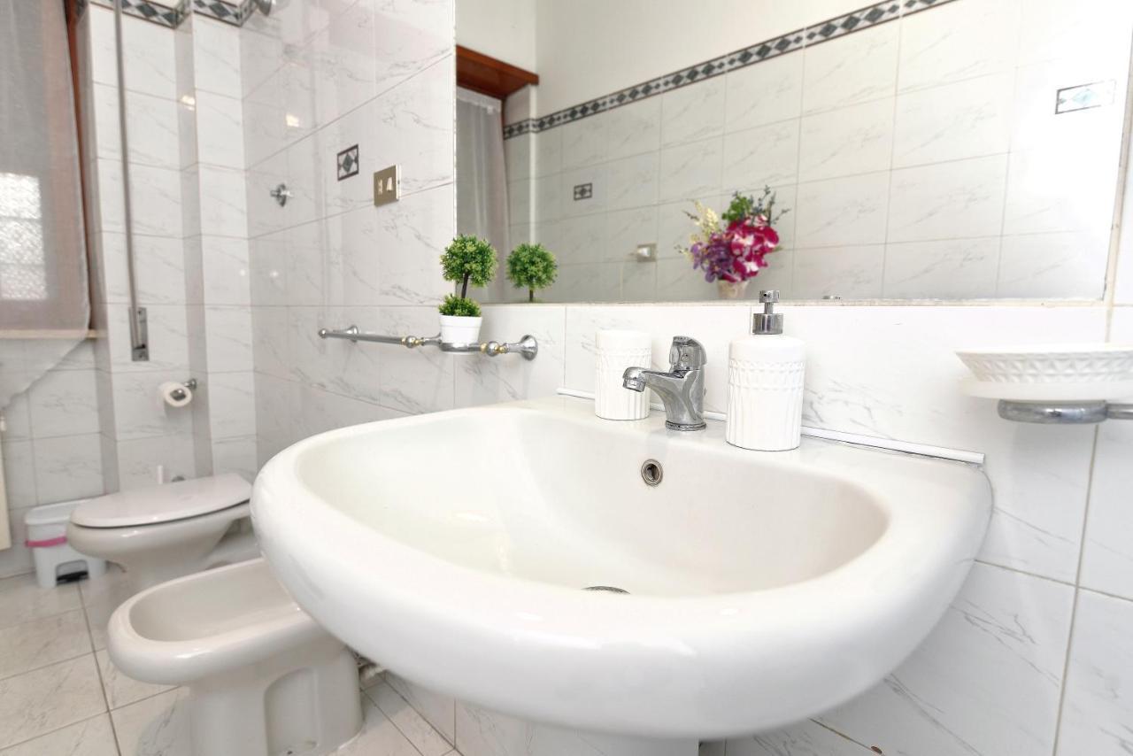 Roma Tiberius Suite ภายนอก รูปภาพ
